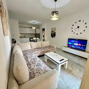 Kay Terraces Apartment